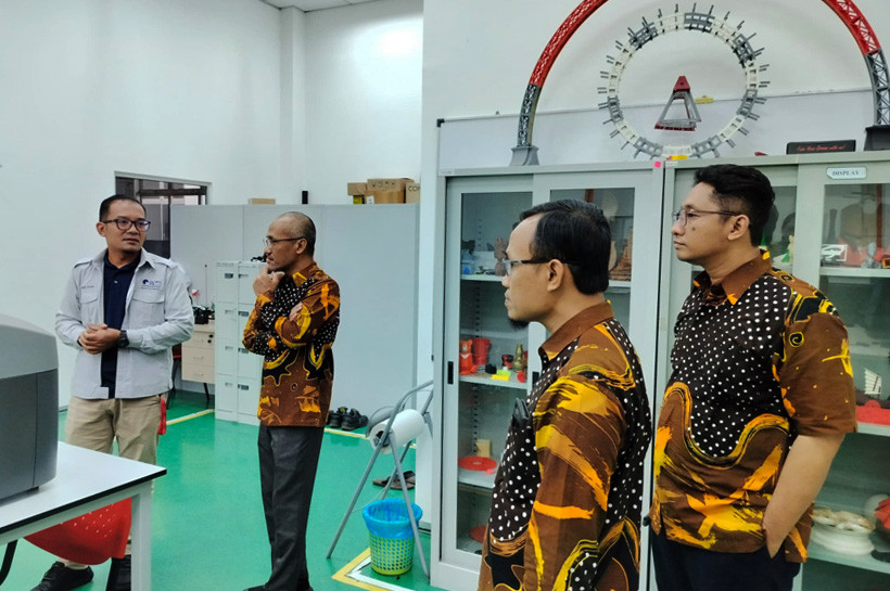 Riset Group CRiMS FT UNS Kunjungi Universiti Teknikal Malaysia Melaka (UTeM) Bahas Kerjasama Akademik dan Penelitian